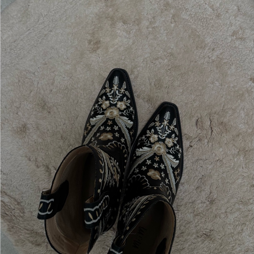 Embroidered Black and Gold Cowboy Boots - Picture 5 of 5